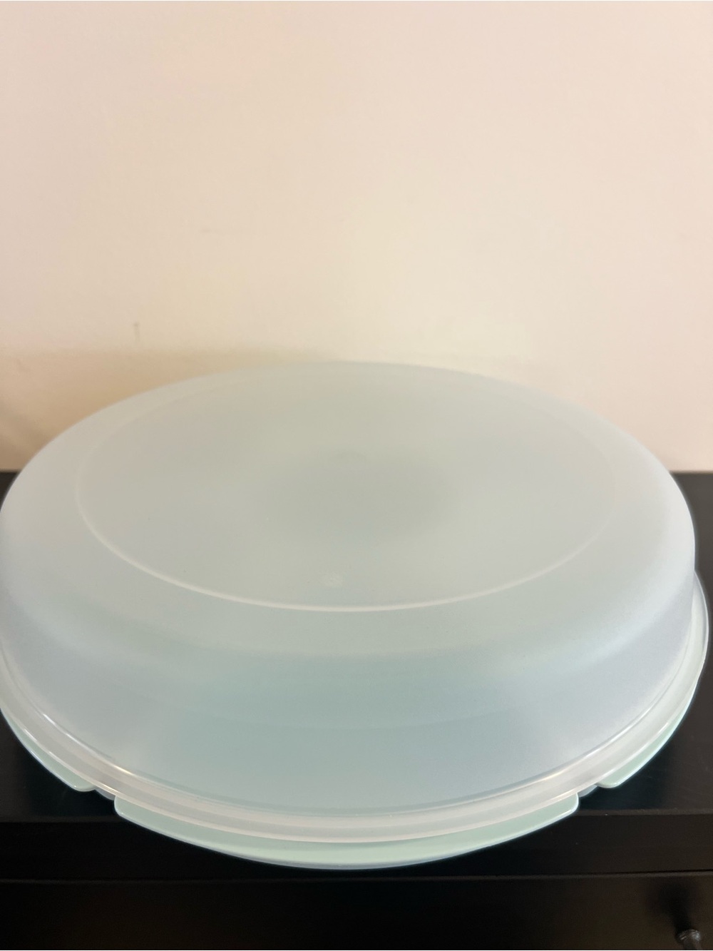 Tupperware Divided Bowl & Lid Chips & Dip Fruit, Veggies BRAND NEW